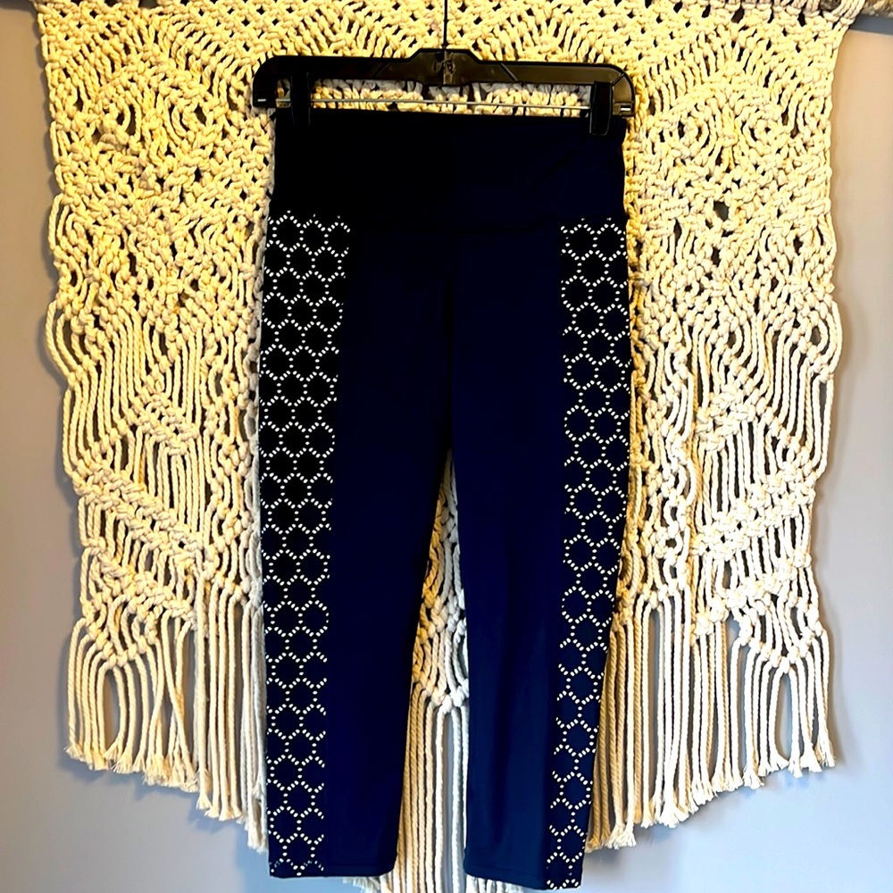 Athleta Navy Blue Eyelet Cropped Yoga Athletic Leggings Pants